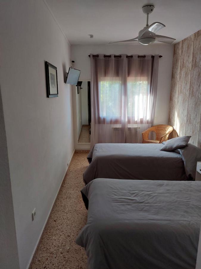 Hostal Braseria Tivissa ภายนอก รูปภาพ